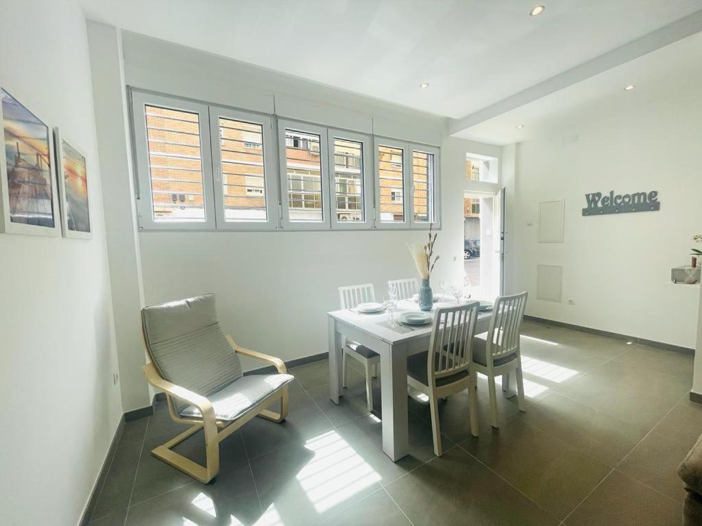 Apartamento Alhucemas Playa มาลากา ภายนอก รูปภาพ